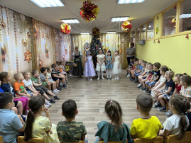 Познавательно- развлекательное мероприятие «Встречаем Рождество» Познавательно- развлекательное мероприятие «Встречаем Рождество».